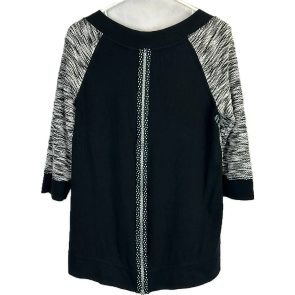 Chico’s Zenergy Black White Sweater With Zippered Detail On Back